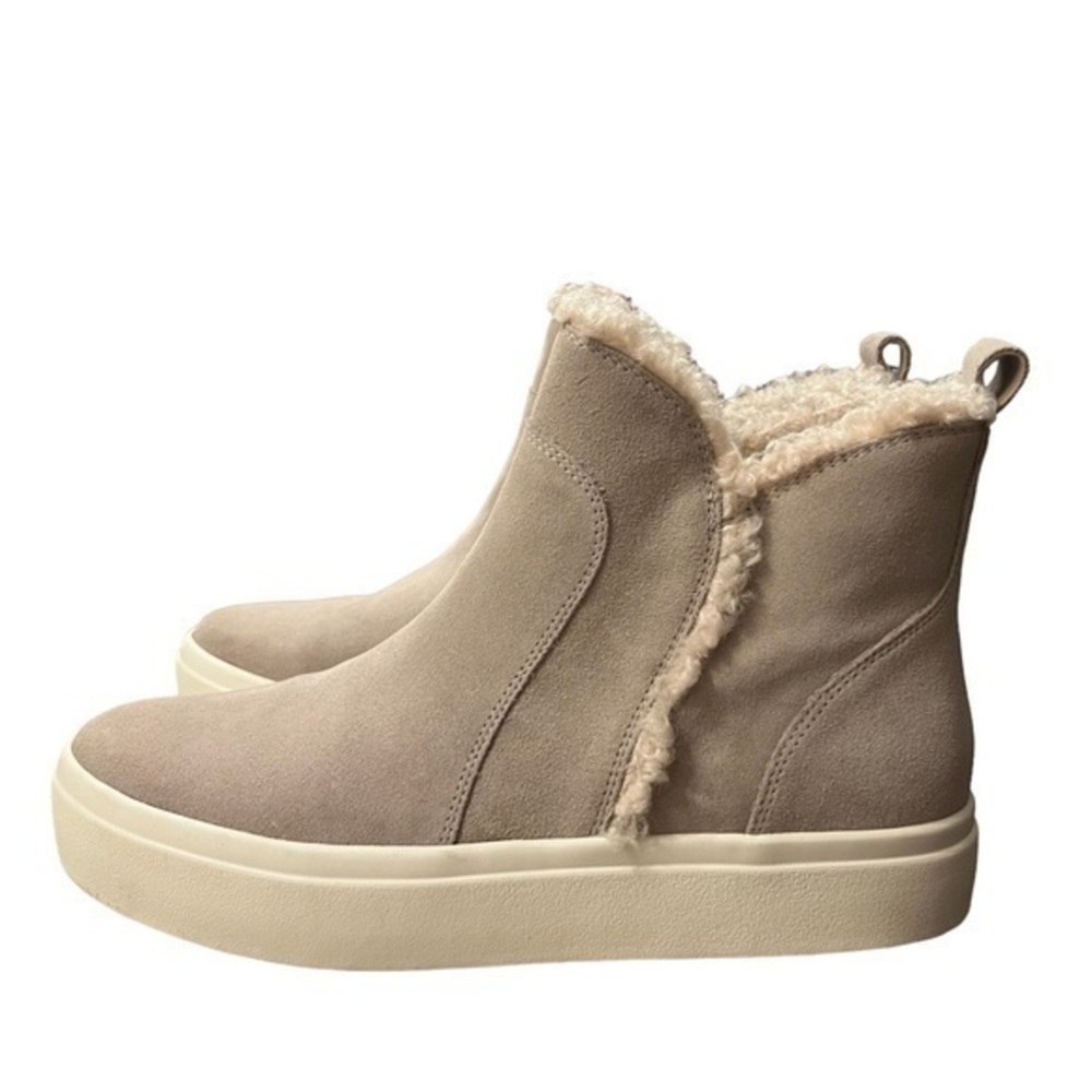 SOLE / SOCIETY Candrah Mushroom
Candrah Scalloped Beatle Bootie Honey
Suede